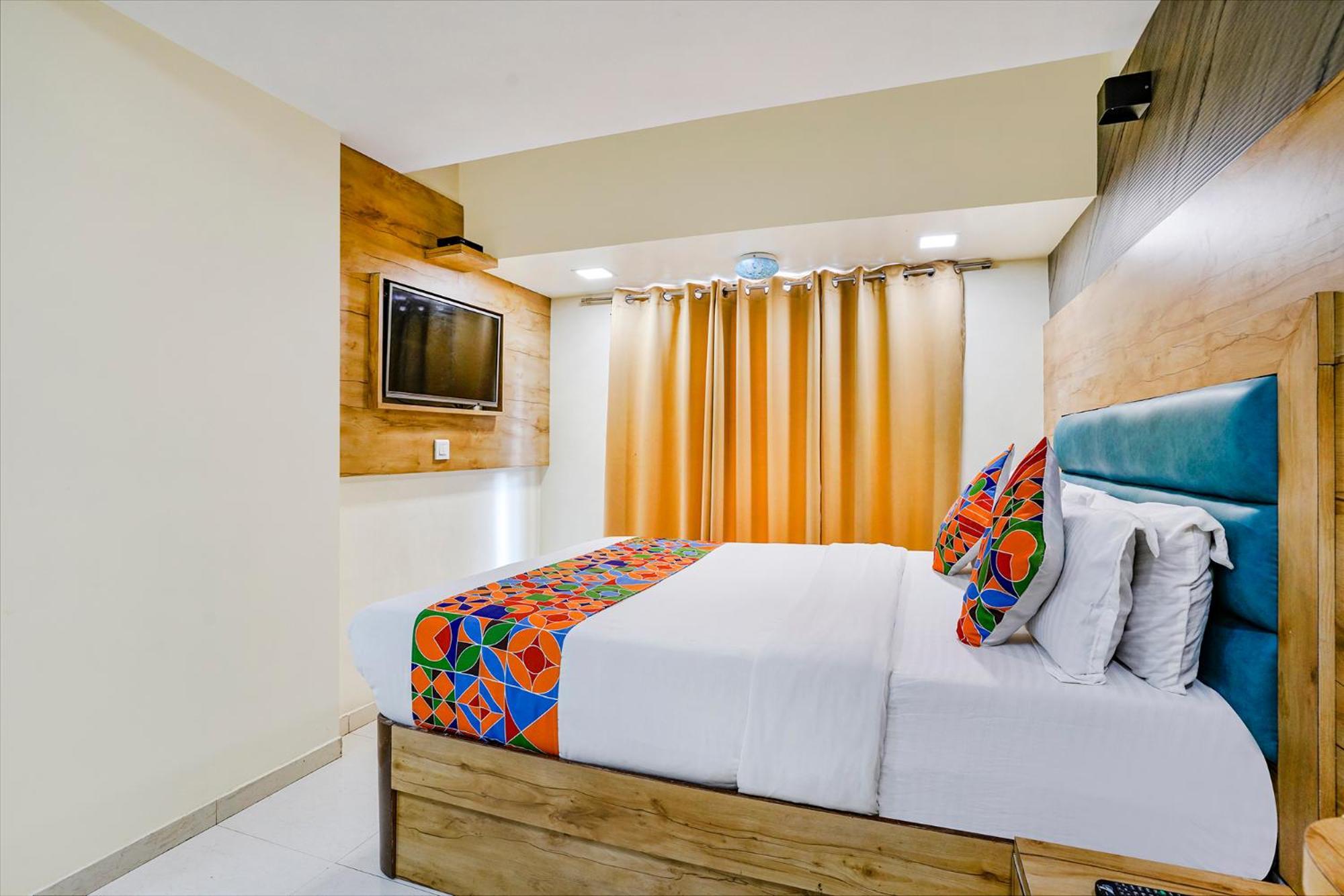 Fabexpress Amber Corp Inn - Nr Nesco Exhibition Center Mumbai Ngoại thất bức ảnh