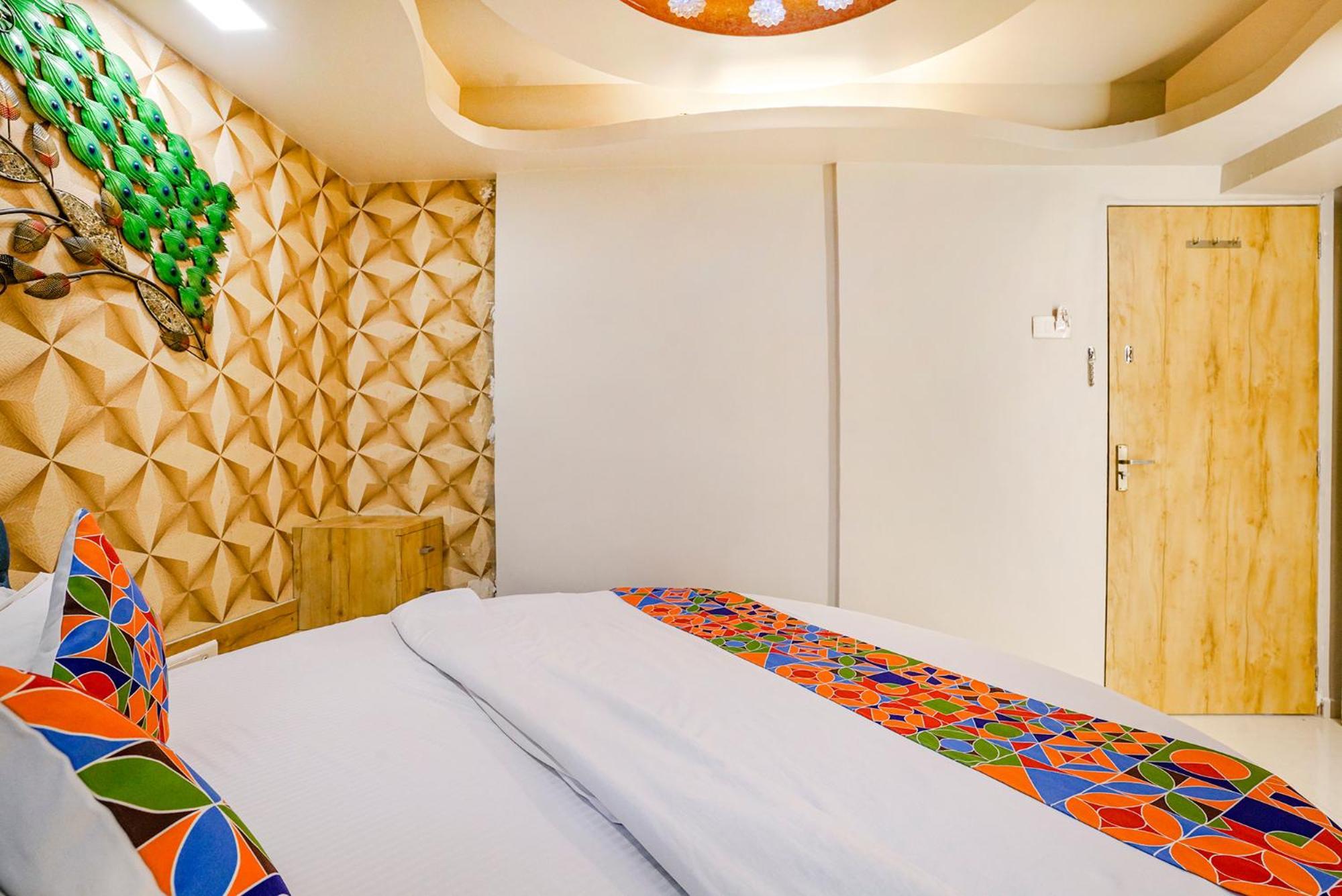 Fabexpress Amber Corp Inn - Nr Nesco Exhibition Center Mumbai Ngoại thất bức ảnh