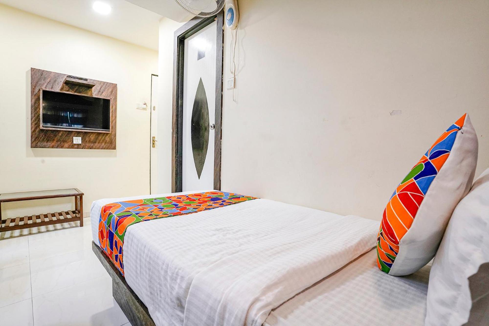 Fabexpress Amber Corp Inn - Nr Nesco Exhibition Center Mumbai Ngoại thất bức ảnh