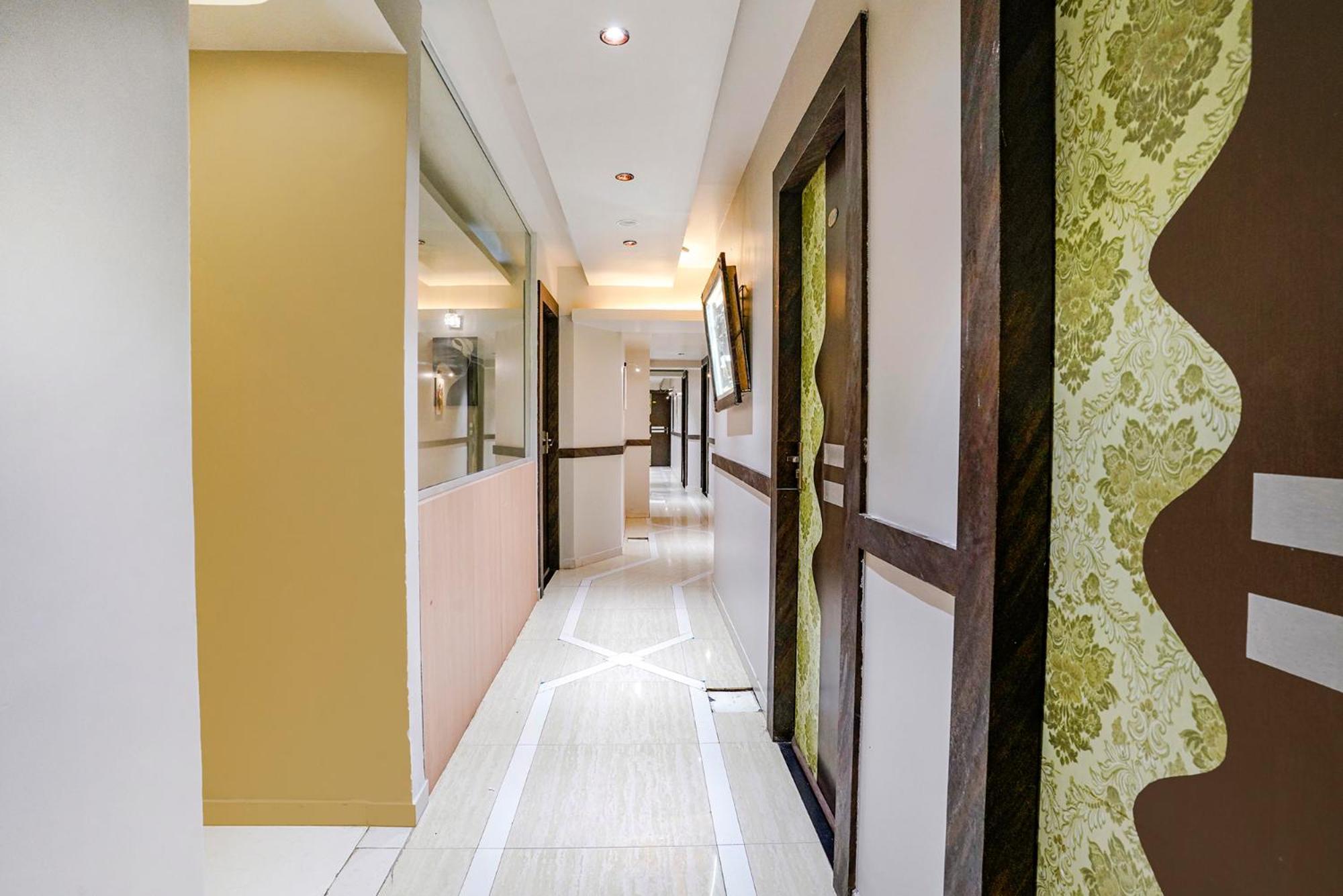 Fabexpress Amber Corp Inn - Nr Nesco Exhibition Center Mumbai Ngoại thất bức ảnh